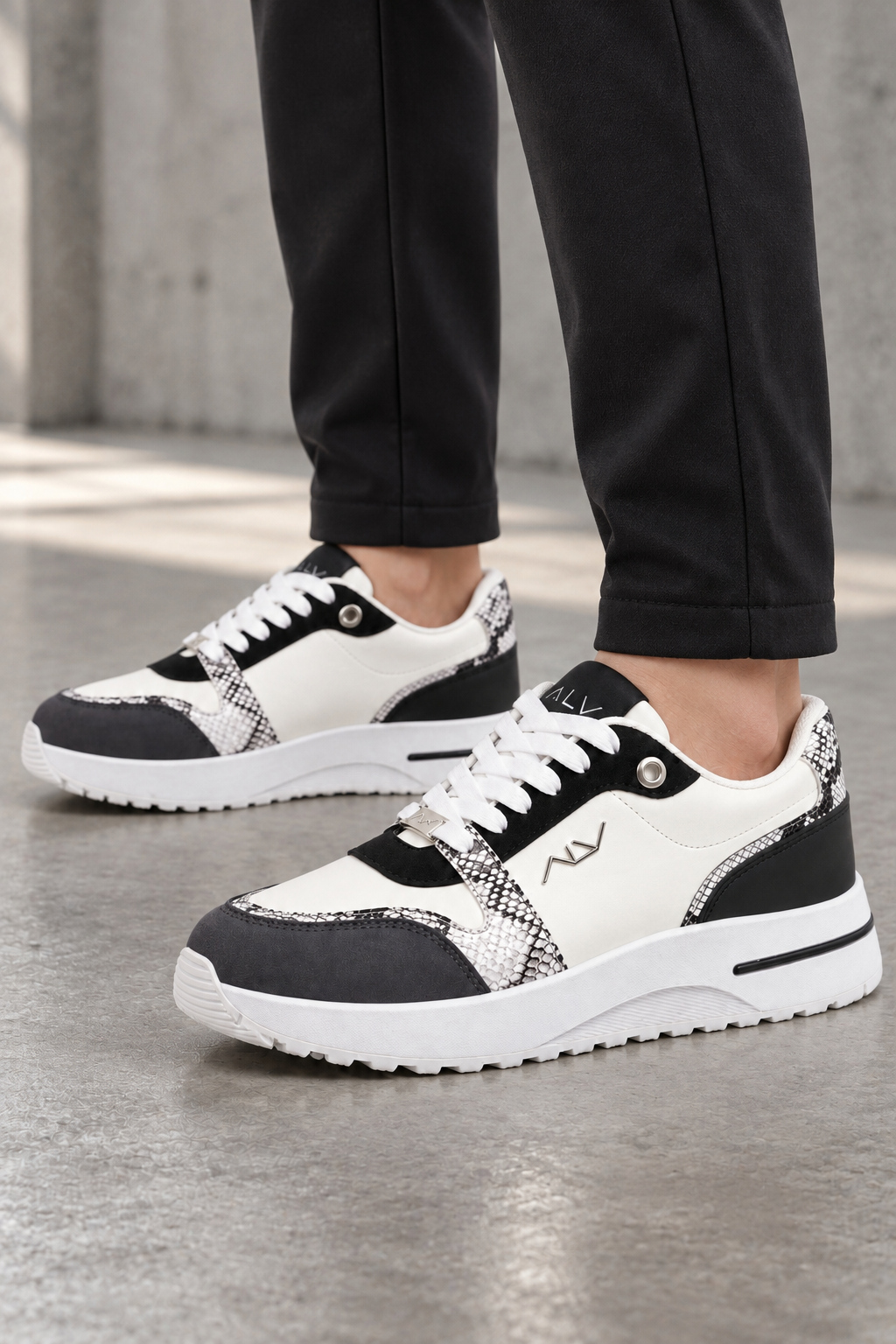 Sneakers platform ALV by Alviero Martini con lacci e inserti effetto pitone - ALVSD0241